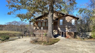 Building Photo - 132 LA-3033