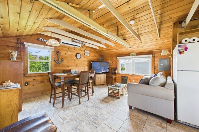 Foto del edificio - 271 Great Island Rd