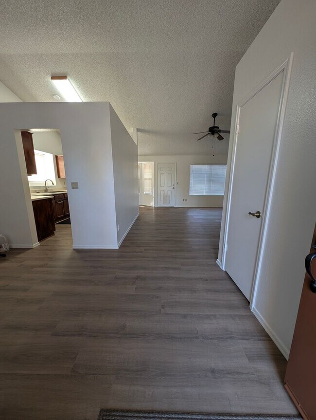 Foto del edificio - 3644 W Elgin St