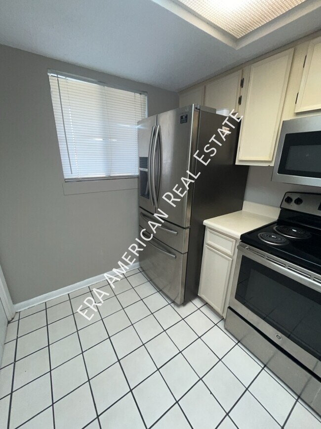Building Photo - Destin 2 Bedroom Townhome!