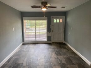 Building Photo - 8410 Sonneville Dr