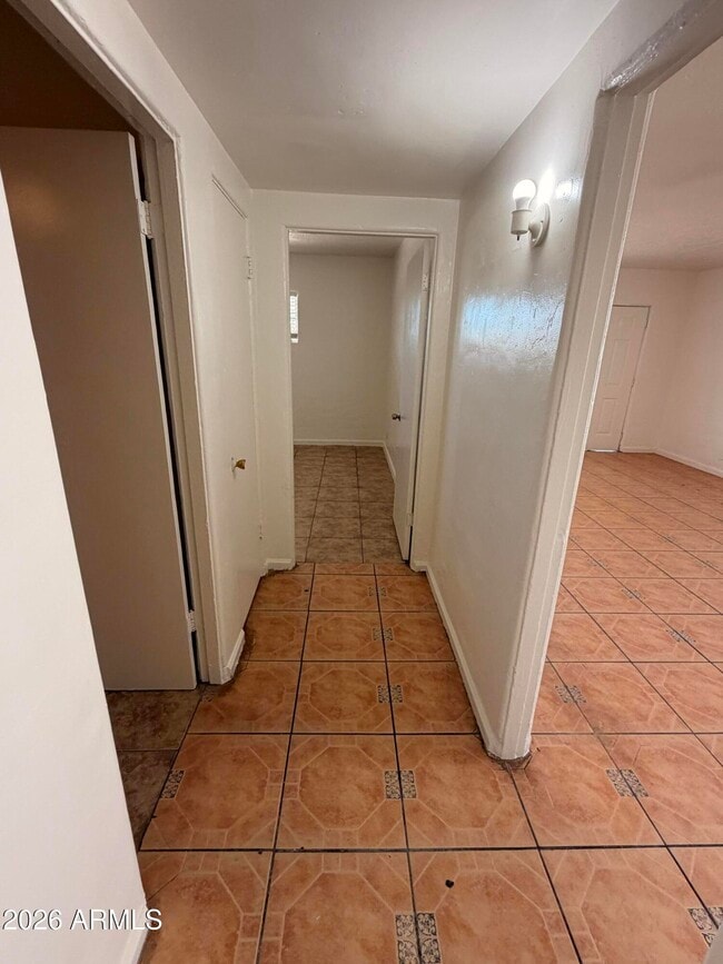 Foto del edificio - 2524 W Jefferson St