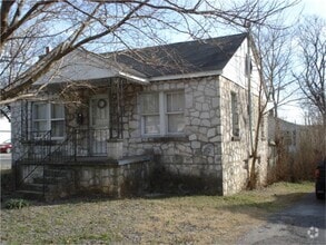 Building Photo - 1400 Kenton St