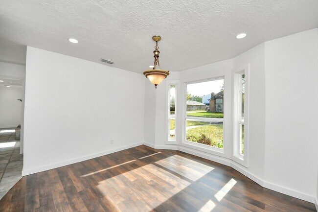 Foto del edificio - 616 S Rivershire Dr