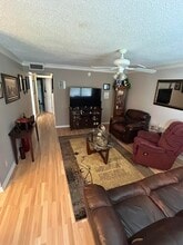 Building Photo - 570 Durham Cir