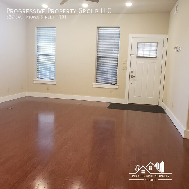 Building Photo - 527 E Kiowa St