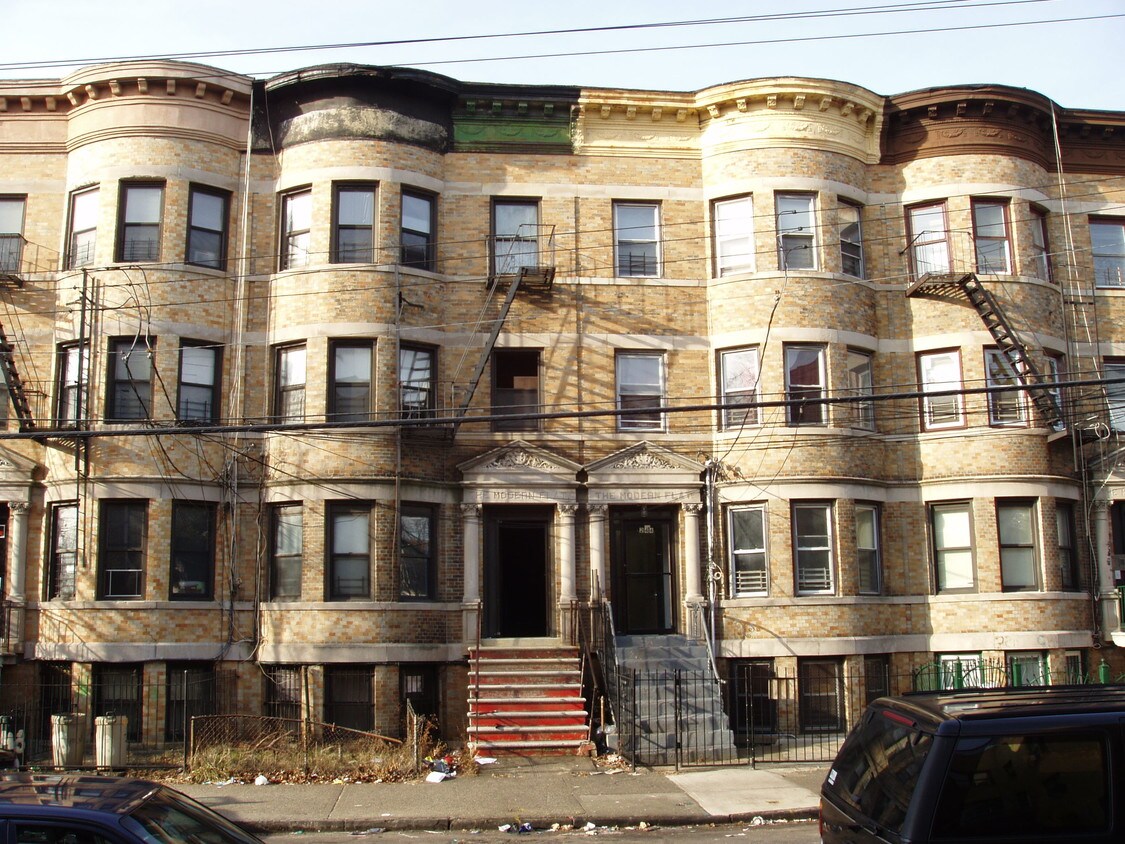 Primary Photo - 246 S 3rd St