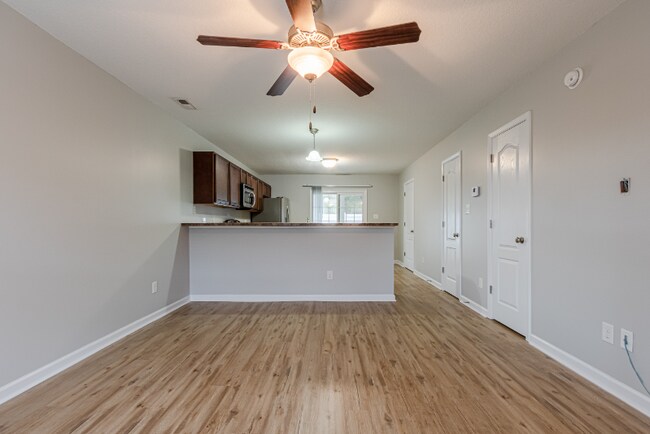 Foto del edificio - 133 Glen Cannon Drive