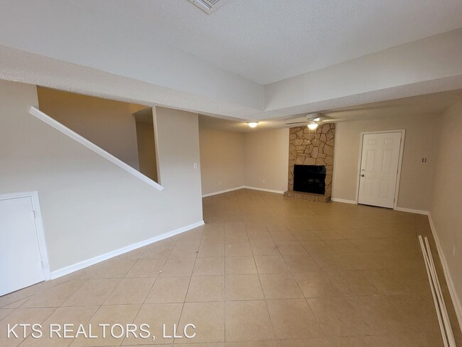 Building Photo - 3 br, 2.5 bath House - 13259 Curran Rd