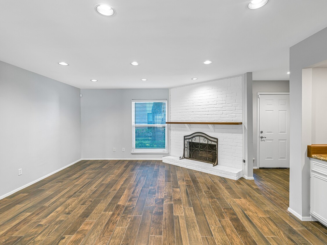 Foto principal - 2568 Bering Dr