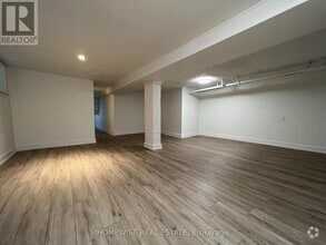 Building Photo - 882-882 College St