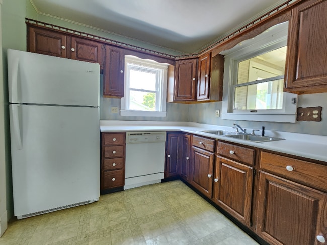 Building Photo - 71 14th St