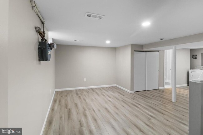 Building Photo - 614 Gibson Rd