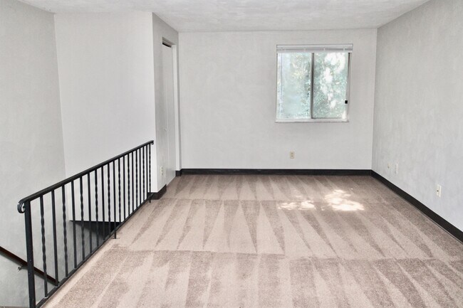 Foto del edificio - 185 Oak Manor Pl