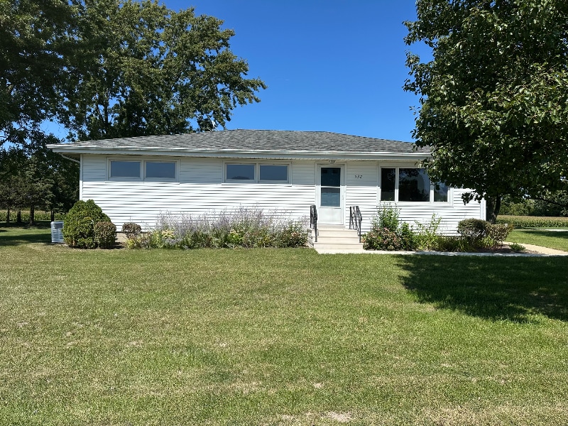 Primary Photo - 532 E Corning Rd