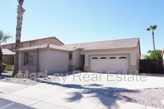 Building Photo - 203 W Cedar Dr