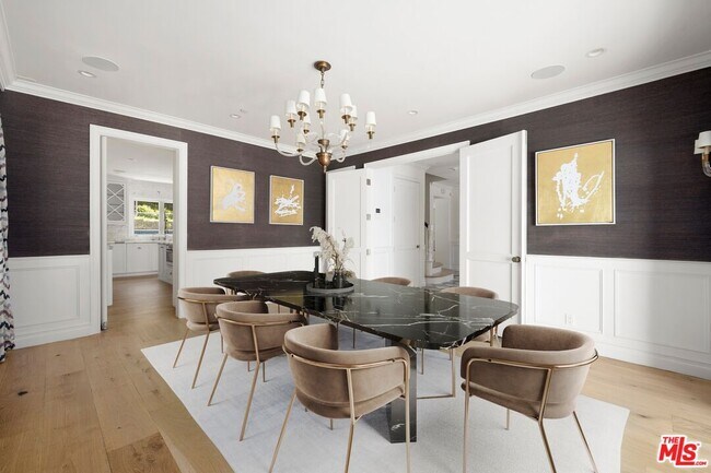 Foto del edificio - 1214 Coldwater Canyon Dr