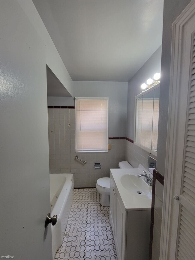 Building Photo - 3 br, 1 bath House - 9554 Westwood St