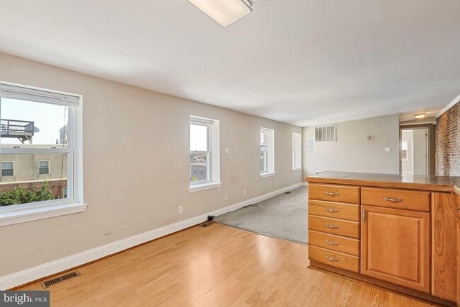 Building Photo - 249 S Chester St