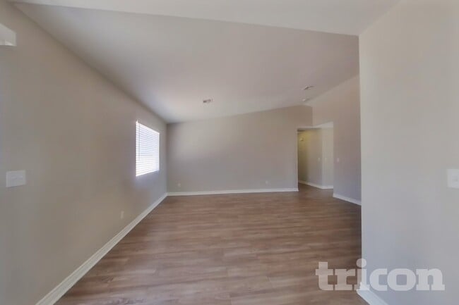 Building Photo - 3134 Meadow Flower Ave