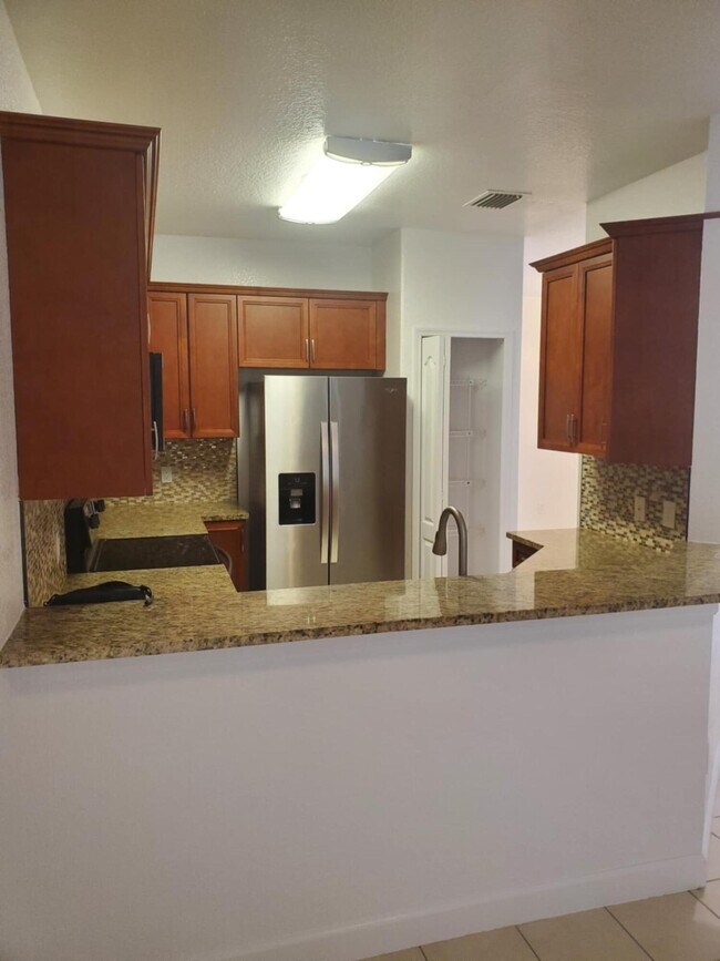 Building Photo - 2227 Shoma Dr