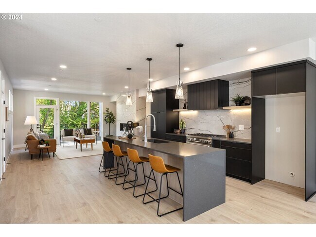 Foto del edificio - 617 SW Lobelia St