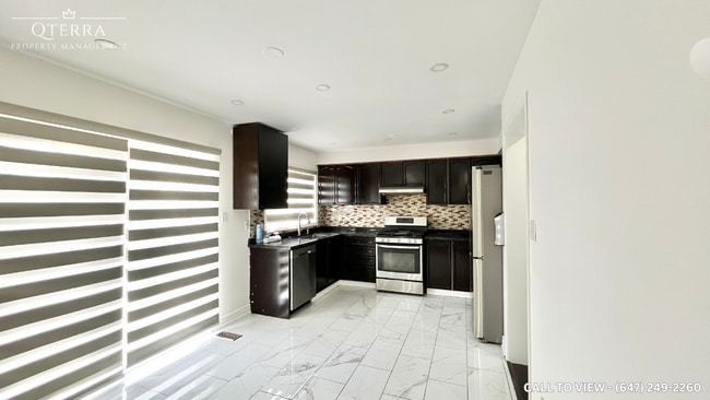 Building Photo - 6 Mortimer Dr