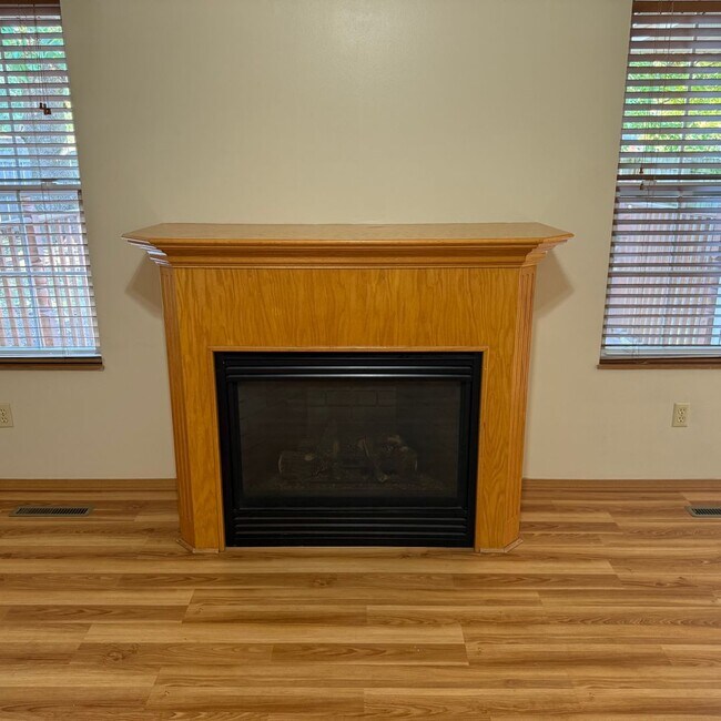 Building Photo - Beautiful 3 bedroom 2 Bathroom home in Wil...