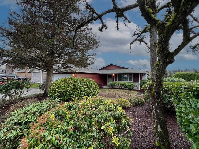 Building Photo - CHARMING RAMBLER ON CORNER LOT