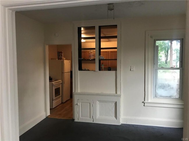 Building Photo - 402 Sheets St