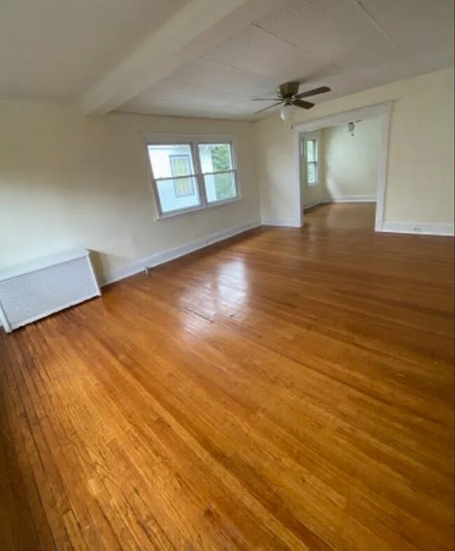 Foto del edificio - 839 N Main St