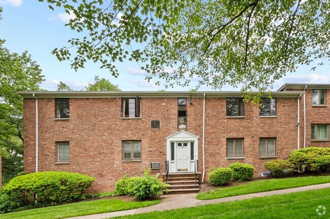 Building Photo - 33B Troy Dr