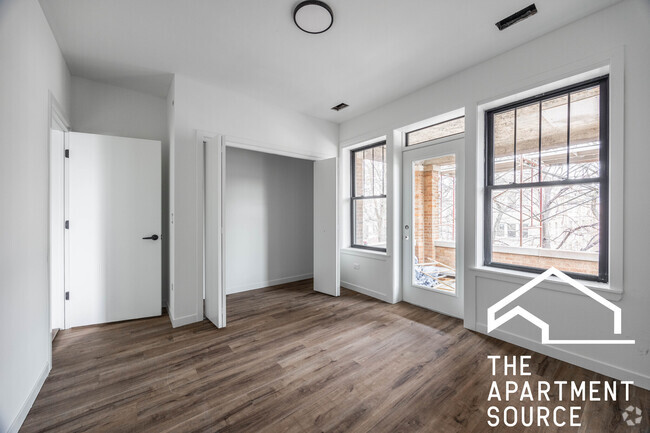 Building Photo - 4410 N Greenview Ave