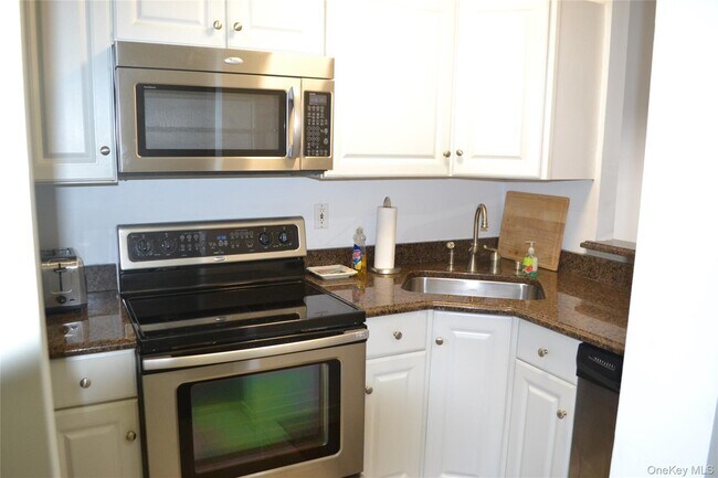 Foto del edificio - 220 Montauk Hwy