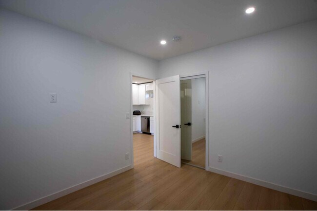 Building Photo - 6916 McLaren Ave