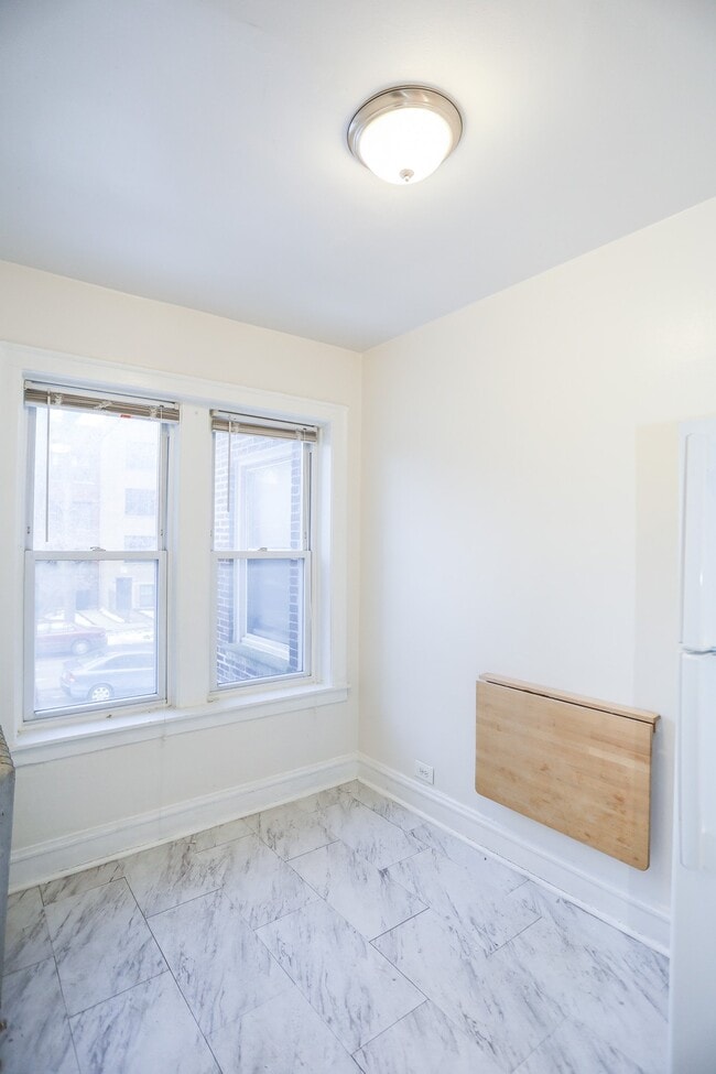 Building Photo - 5051 N Glenwood Ave