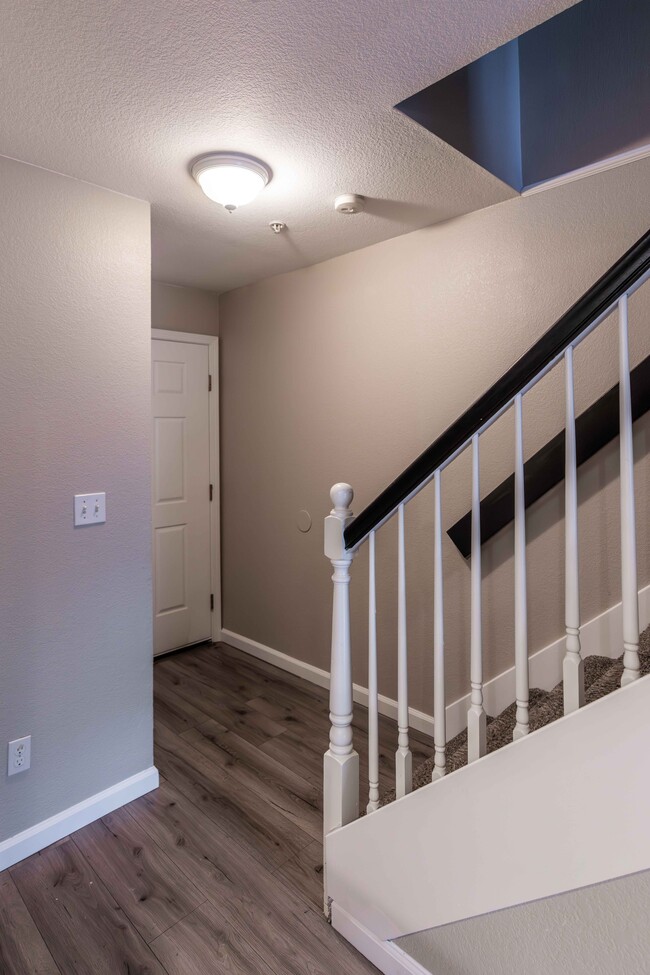 Entry - 3739 Black Eagle Dr