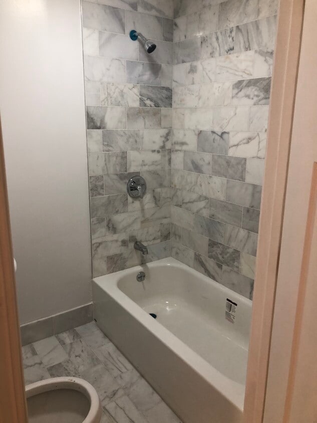Primary Photo - 2049 N Bingham