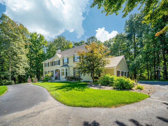 Foto del edificio - 4608 Old Grand River Trail NE