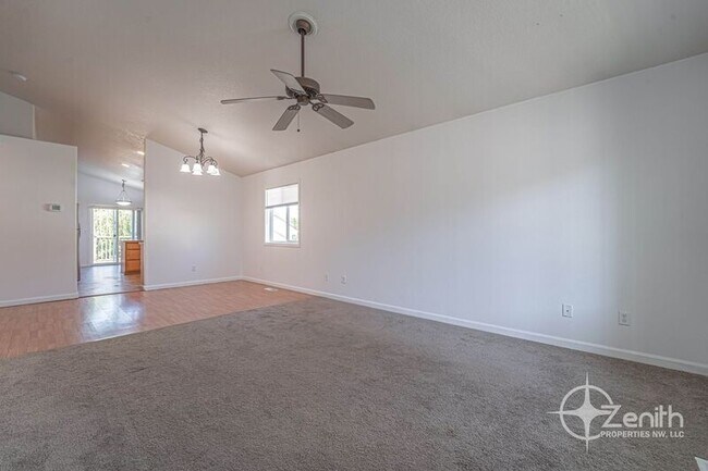 Foto del edificio - 5616 NE 64th Street