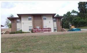 Primary Photo - Twin Oaks Apartments