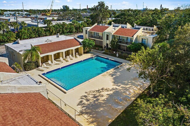 Foto del edificio - 150 Pineview Rd
