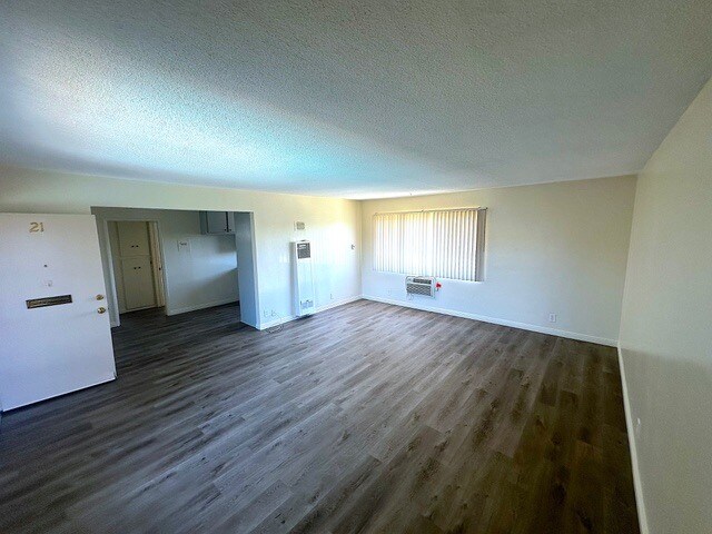 Foto del edificio - 10259 Tujunga Canyon Blvd