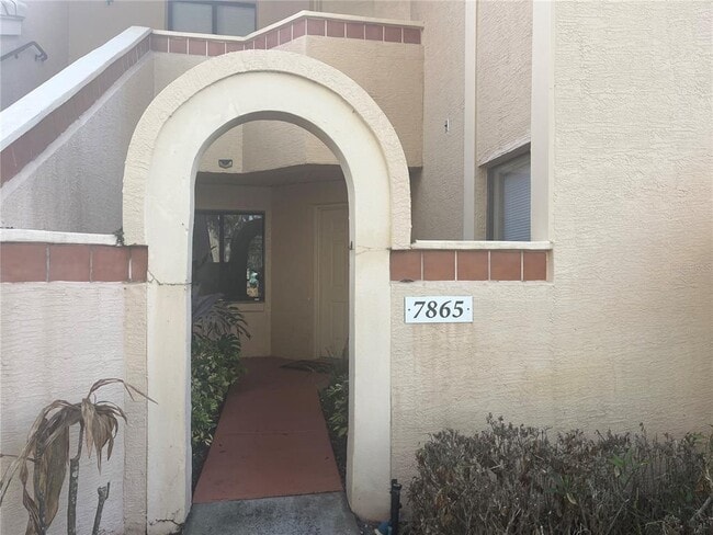 Foto del edificio - 7865 Sugar Bend Dr