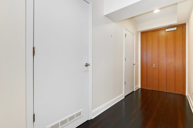 Foto del edificio - 501 N Clinton St