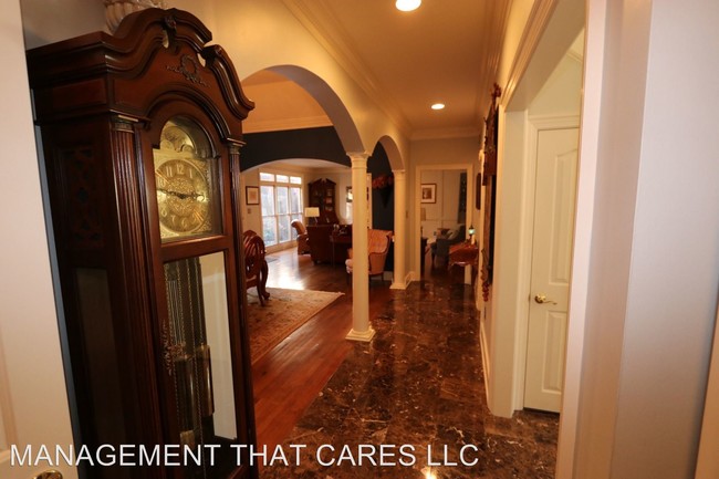 Building Photo - 5238 Lexington Park Cir N