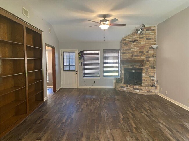 Building Photo - 124 Tamarisk Trail