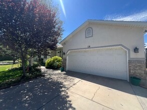 Building Photo - 114 Sweet Berry Dr