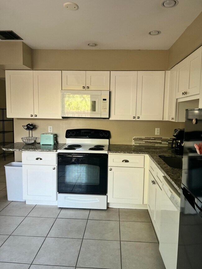 Foto del edificio - 3945 Chapel St