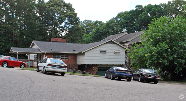 Building Photo - Collegeview Apartments College View